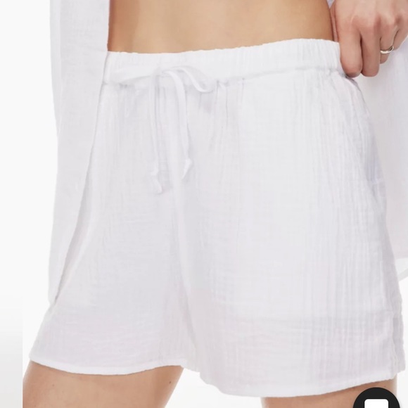 Aritzia sail linen shorts - Picture 3 of 3